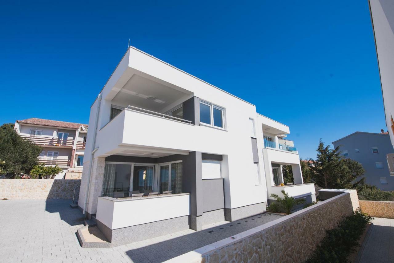 Apartments Tomana Novalja Exterior foto